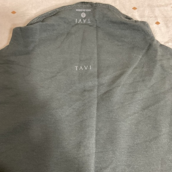 TaviLuxe Slope Crew Sweatshirt - Picture 4 of 11